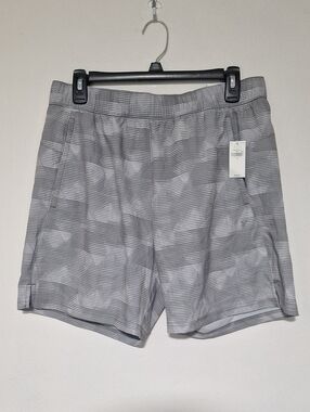 Old Navy Light Gray Striped Casual Athletics Shorts Medium